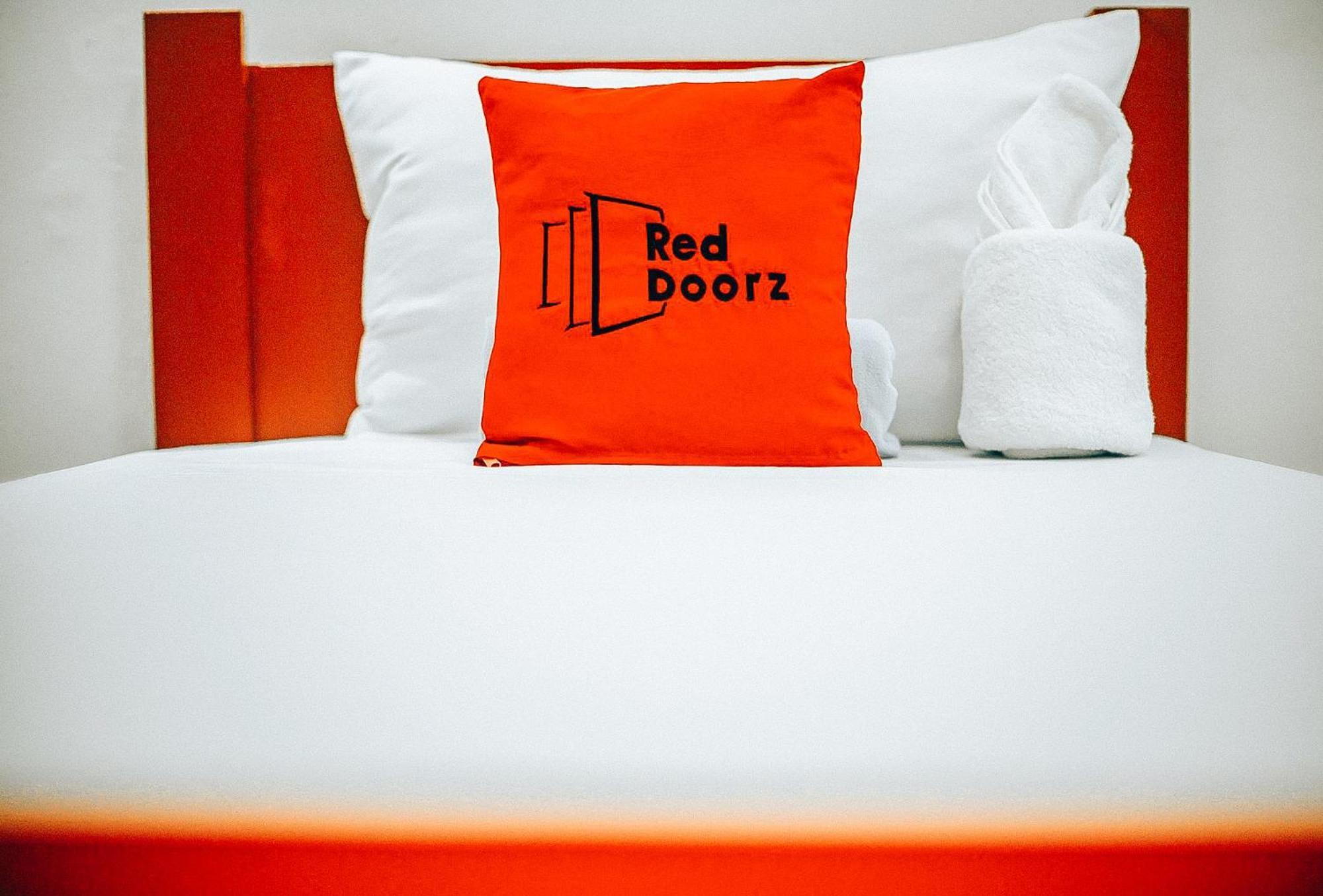 Reddoorz At S & L Apartelle Daraga Albay Legazpi Exterior photo